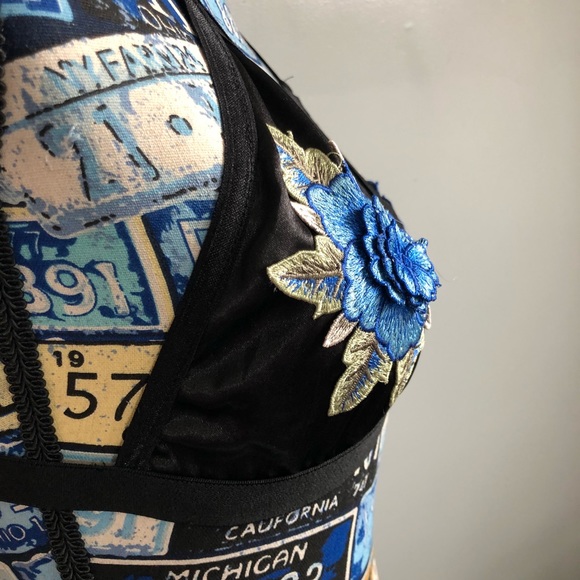 Embroidered Floral V Neck Strappy Bra - Picture 6 of 8